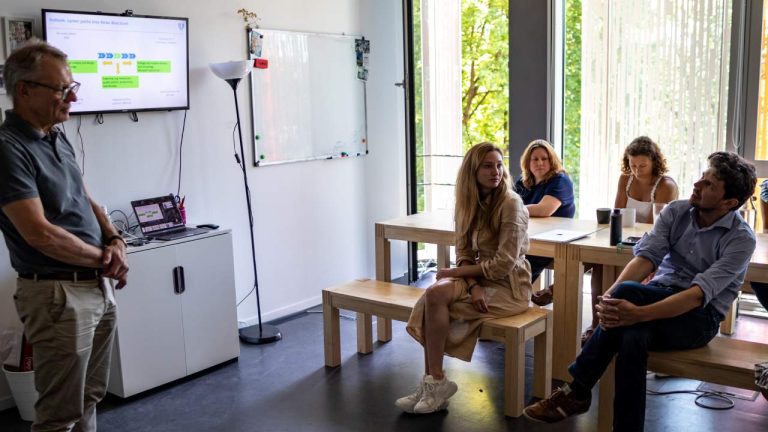 U4I all hands meeting with the team